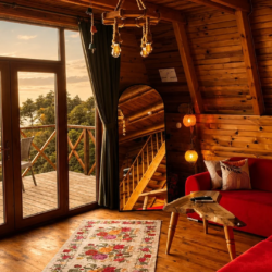 Emis Pure ahşap salonu, balkon ve Karadeniz gün batımı manzarası